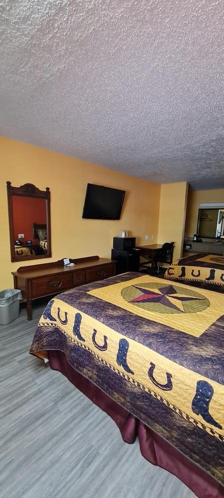Chaparral Motel photo 23