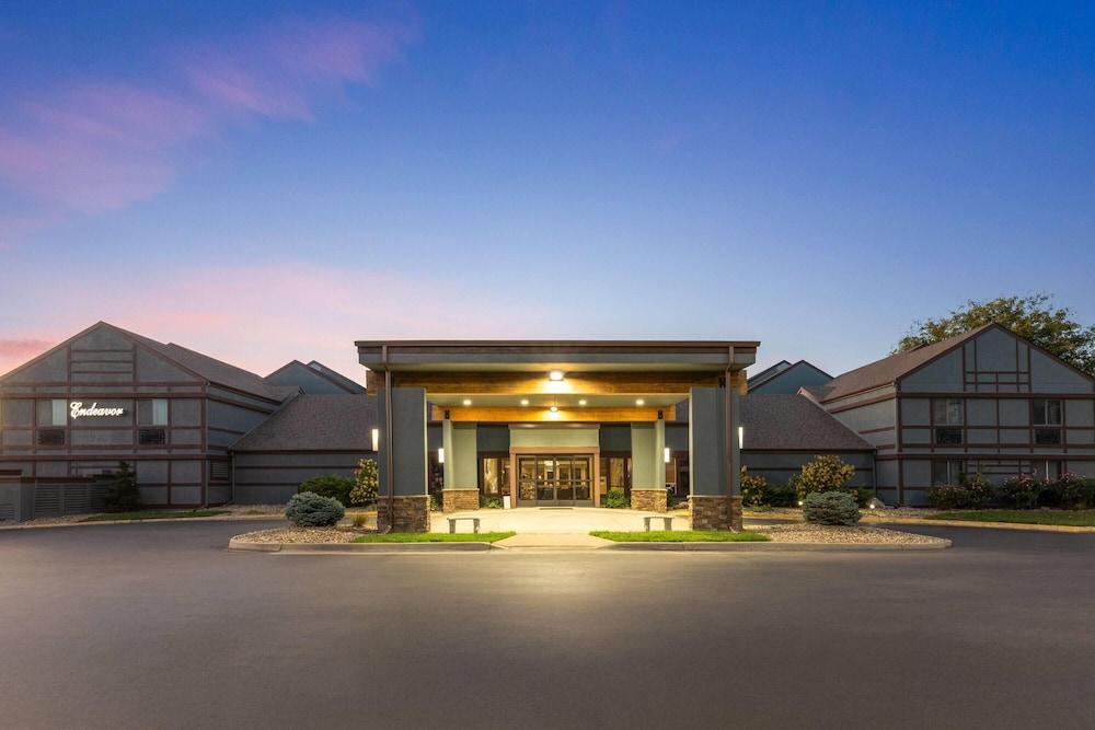 Endeavor Inn & Suites, Trademark Collection by Wyndham photo 59