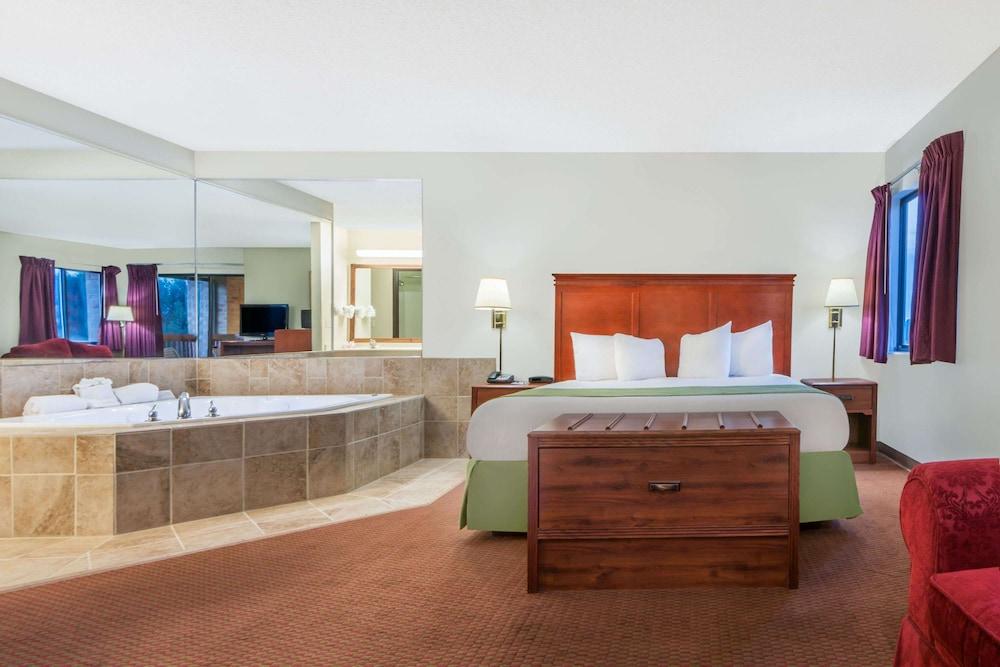 Baymont by Wyndham Enid photo 12