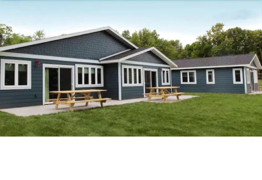 Eddy's Resort photo 27