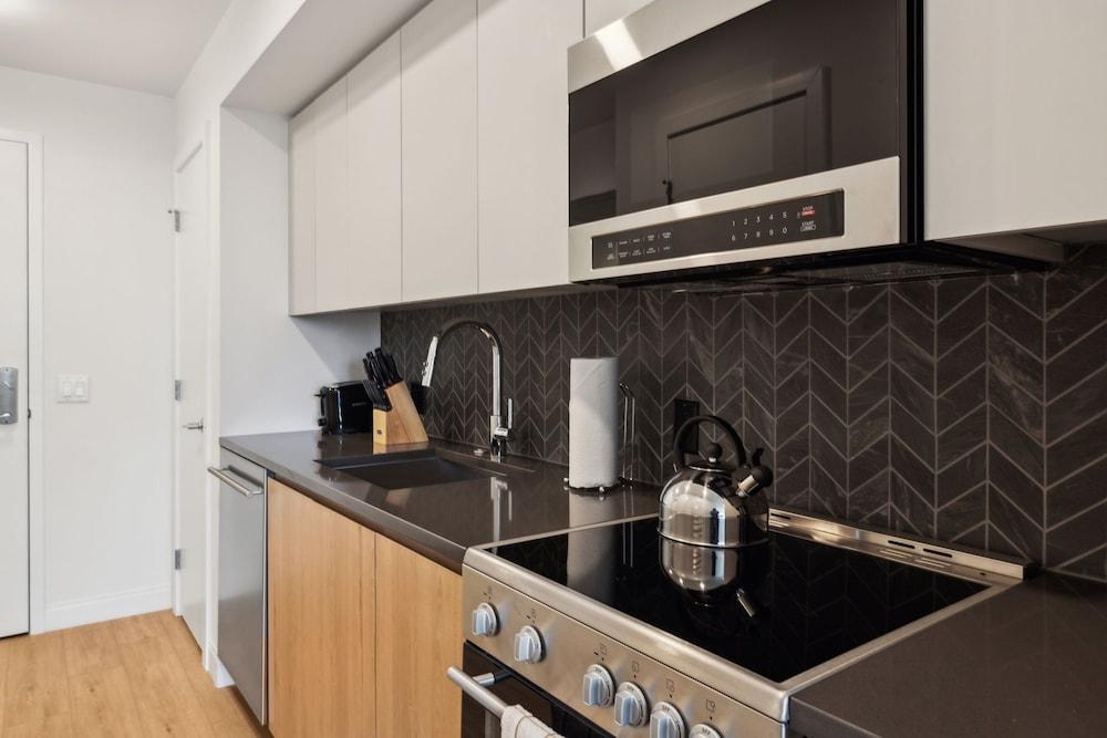 Placemakr Buzzard Point photo 40