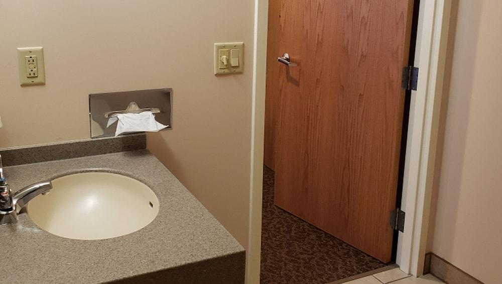 Iveys Motor Lodge Houlton photo 50