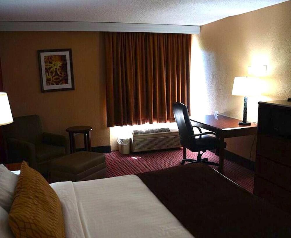 Baymont by Wyndham Richmond KY photo 21