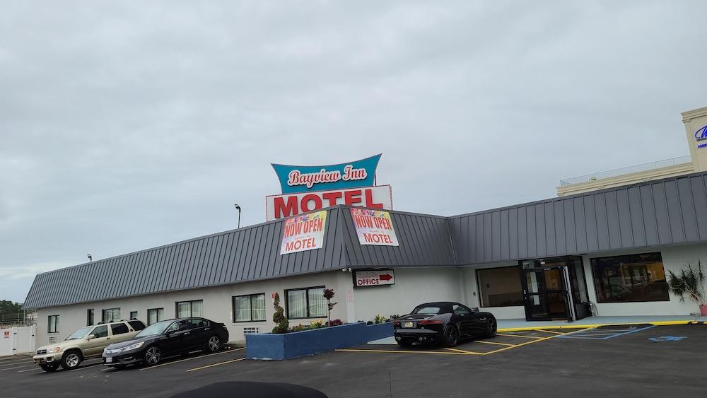 Bayview Inn Motel - Adults Only photo 2