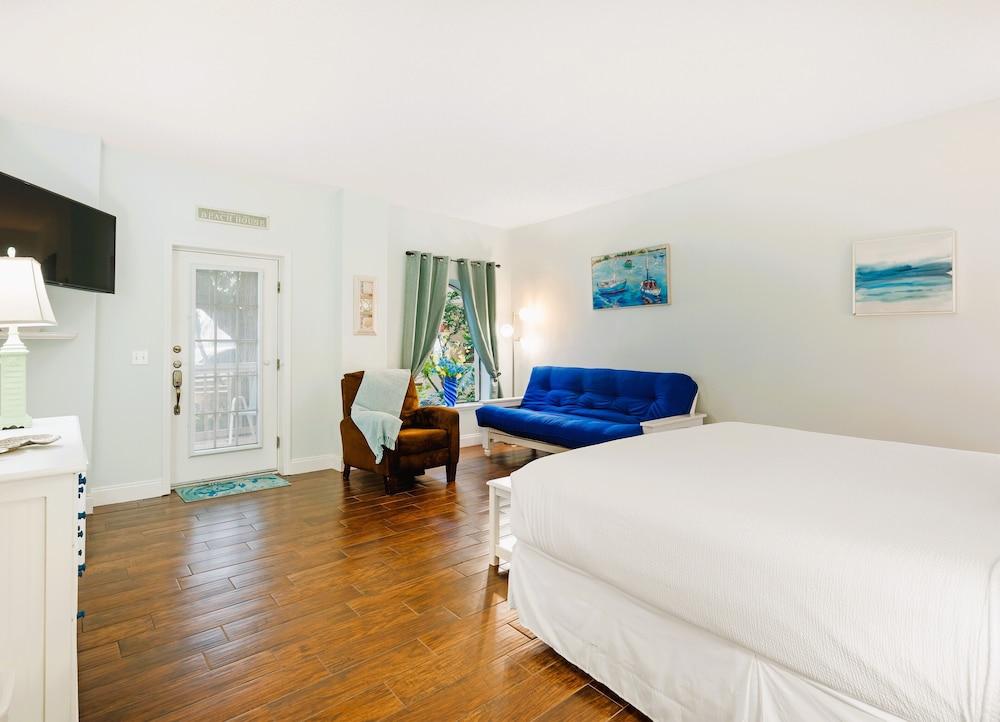 Inn at Camachee Harbor by Coolvacay photo 16
