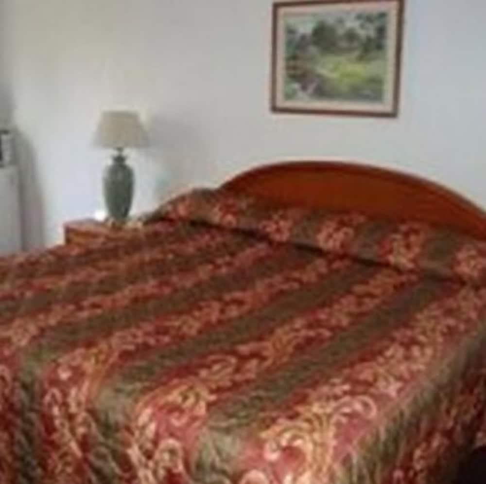 Snelling Motel photo 11