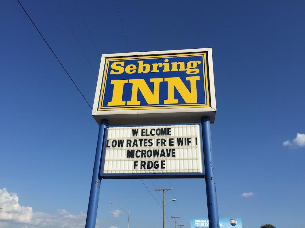 Sebring Inn photo 23