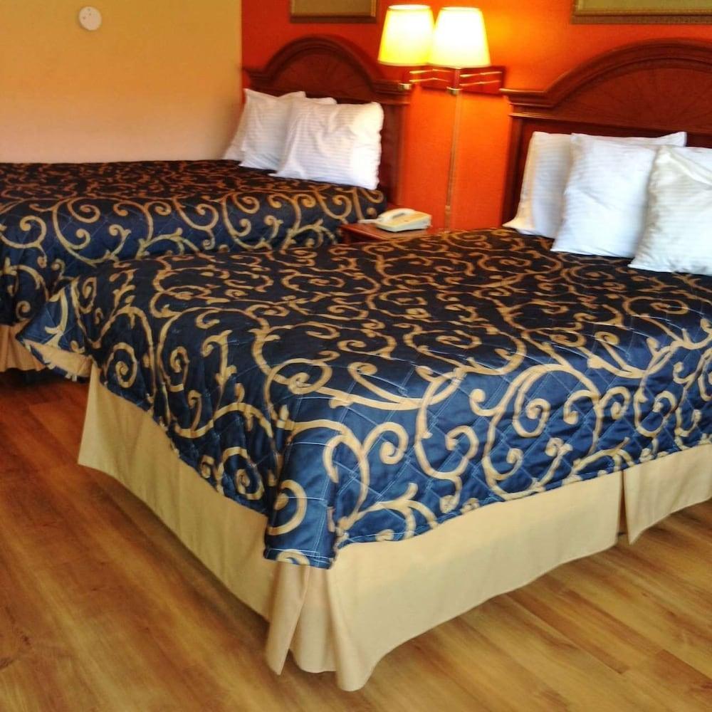 Americas Best Value Inn Forest photo 7