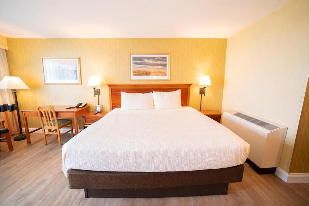 Oceanfront Inn photo 9