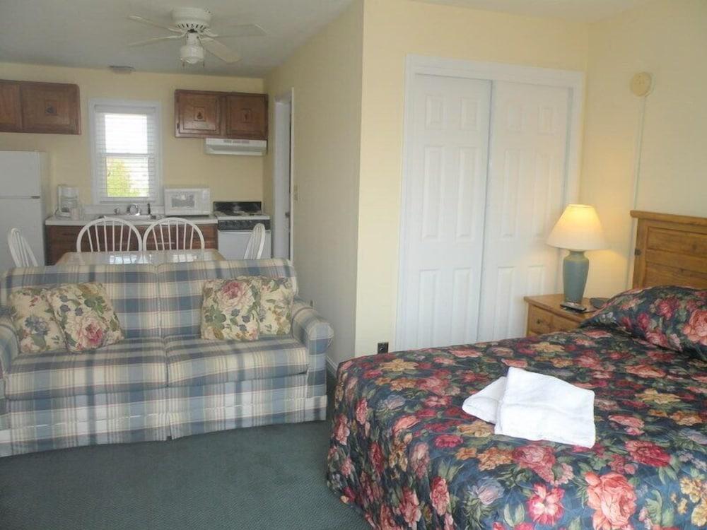The Pelham Resort Motel photo 53