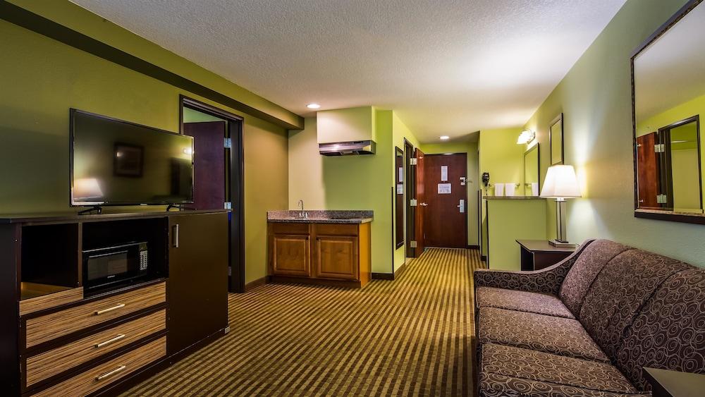 Best Western Rama Inn photo 21