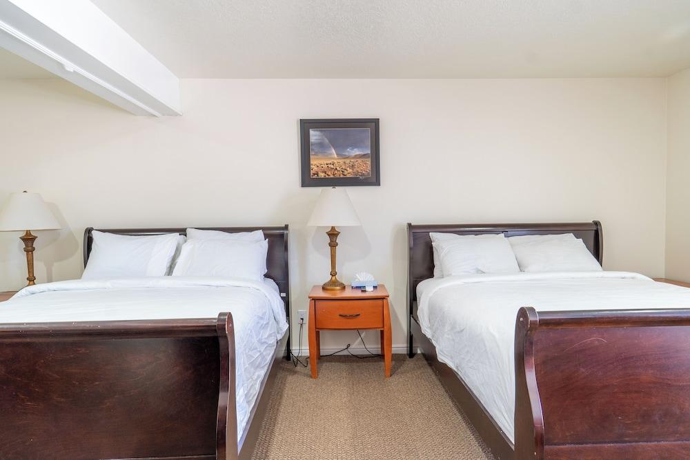 Road Creek Inn photo 59