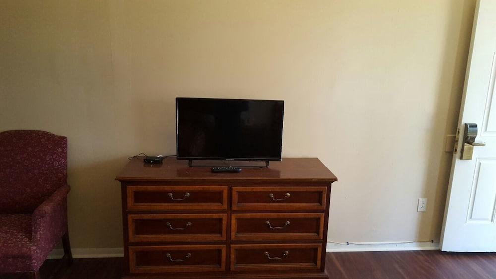 Park n Stay Inn photo 8