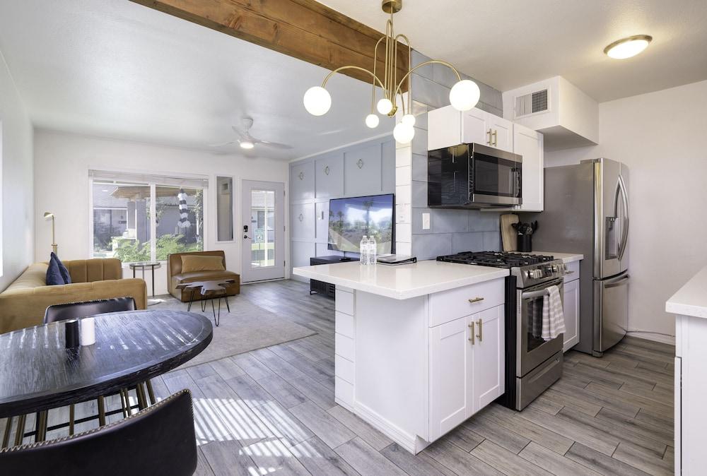 Ash & Ko Boutique Lodging photo 40