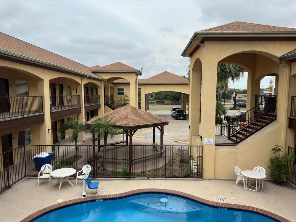 Texas Inn and Suites RGV photo 13