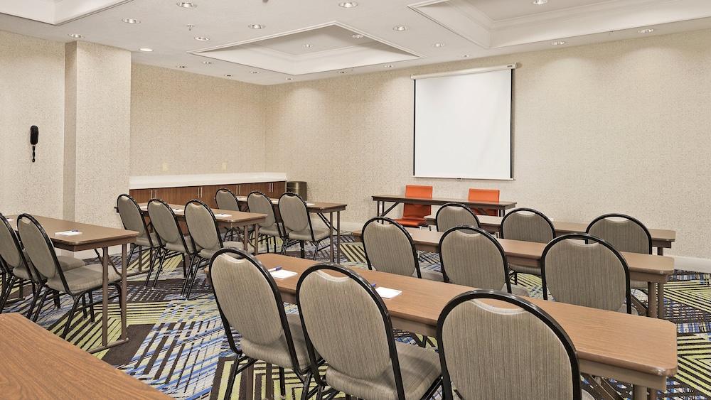 Holiday Inn Express Hotel & Suites Conroe I-45 North by IHG photo 39