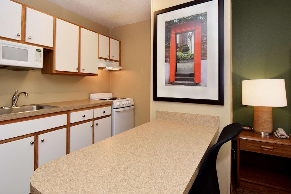 Extended Stay America Suites Ft Lauderdale Cyp Crk NW 6th Wy photo 7