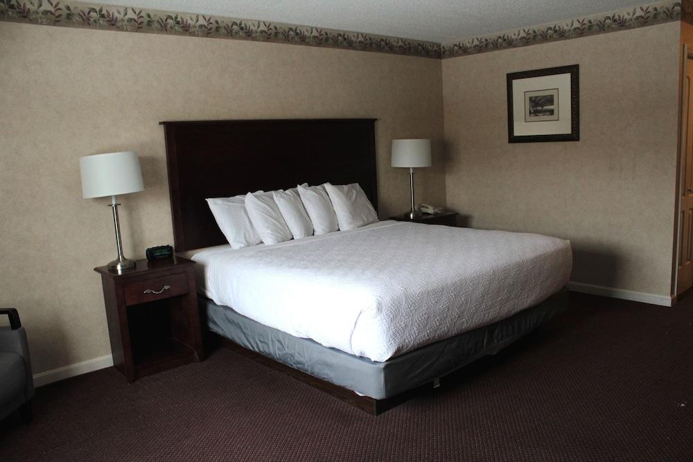 Shiretown Inn & Suites photo 6