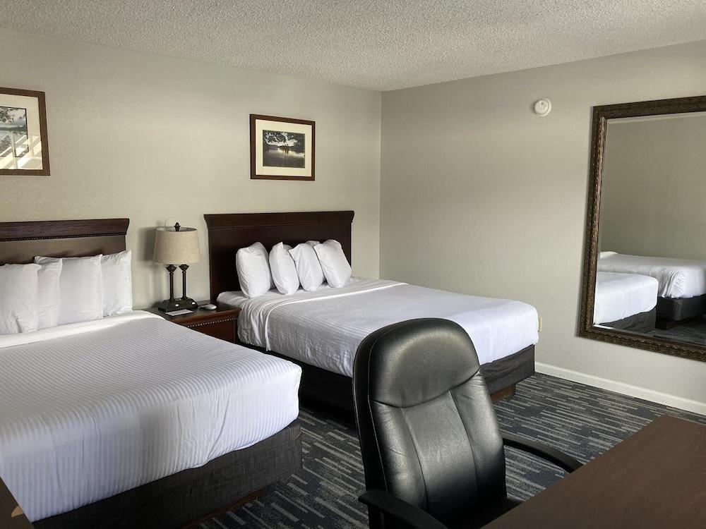 Park Lane Motel photo 37