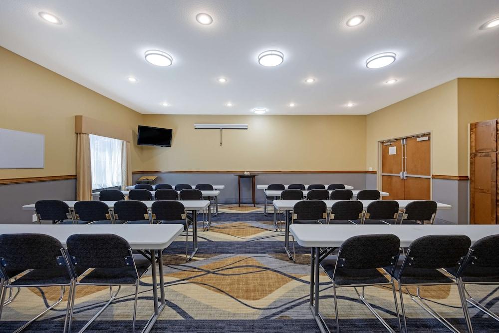 Best Western Plus Guymon Hotel & Suites photo 33