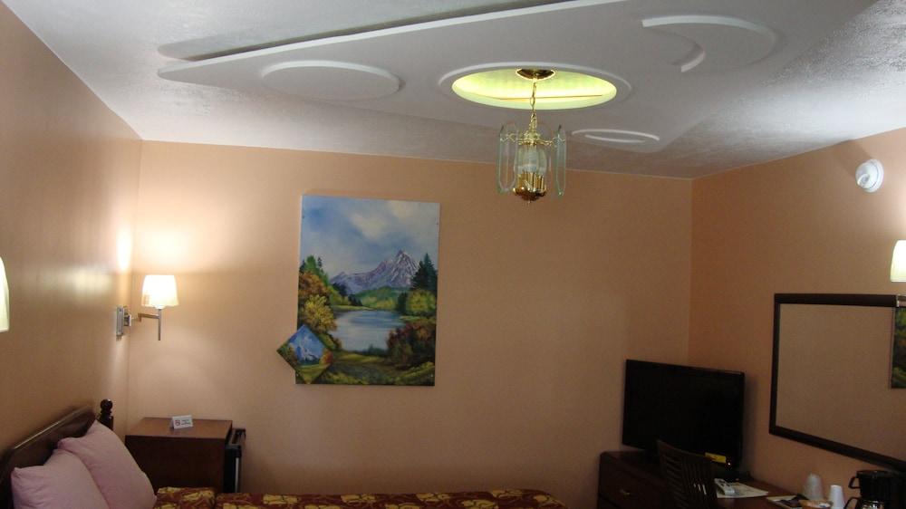 Pinconning Trail Inn Motel photo 15
