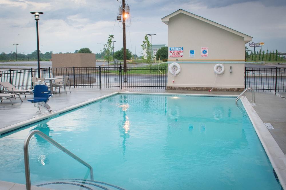 Holiday Inn Express and Suites West Memphis by IHG photo 16