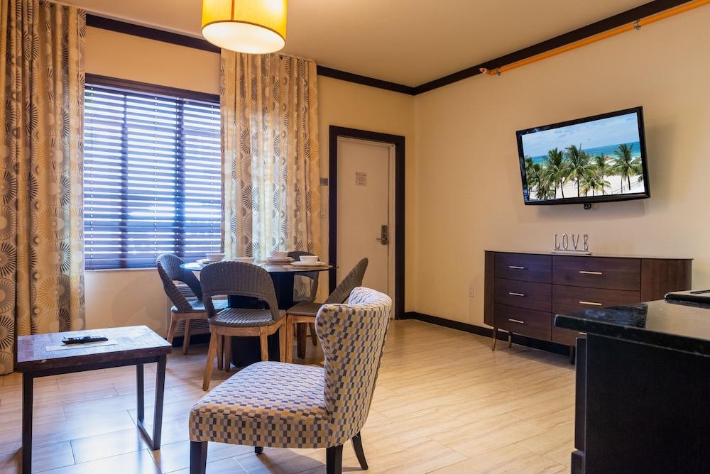 Tradewinds Apartment Hotel photo 57
