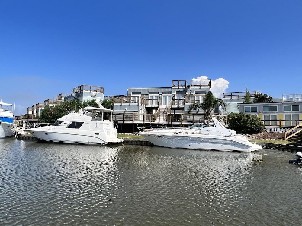 New Orleans RV Resort & Marina photo 1
