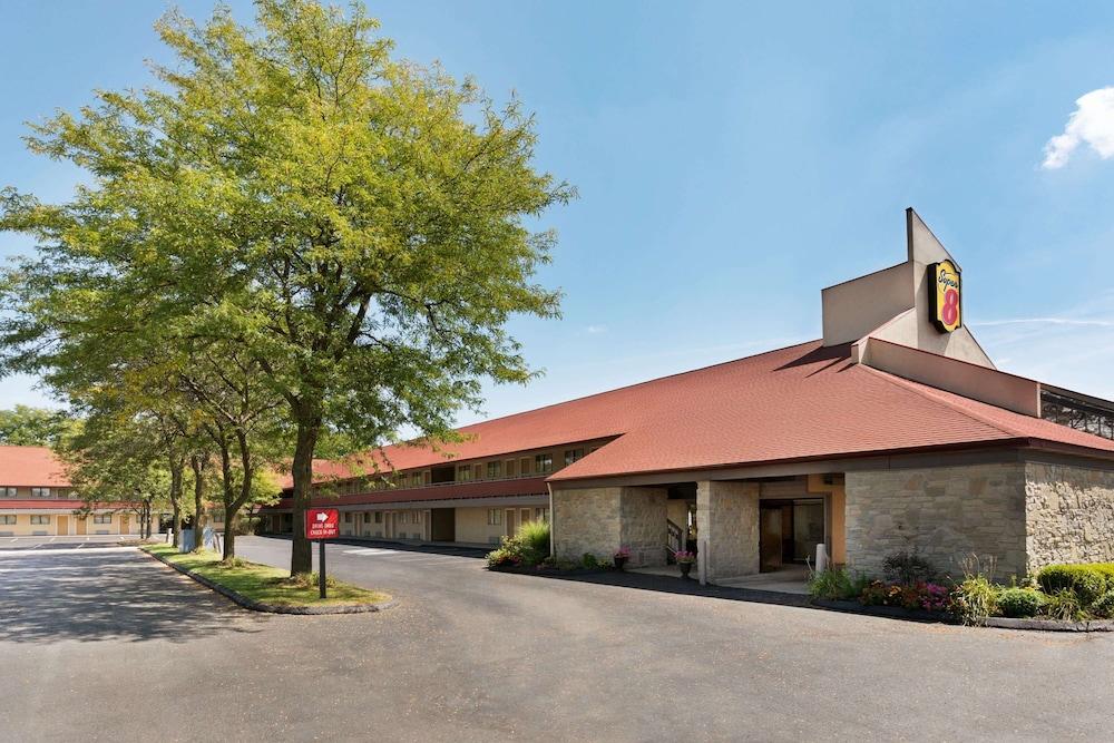 Super 8 by Wyndham Findlay photo 20