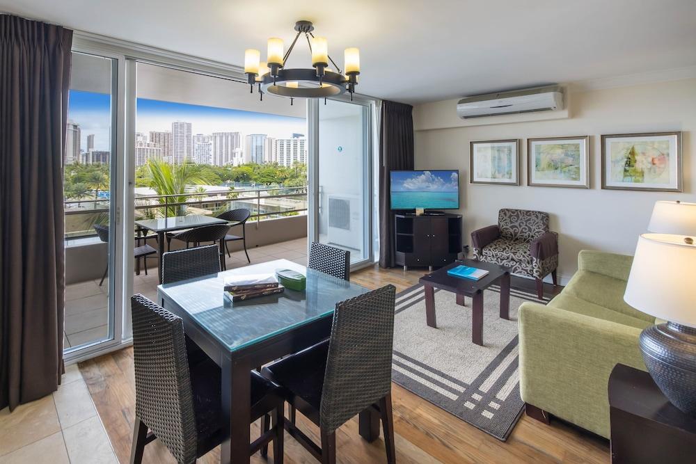 Regency on Beachwalk Waikiki by OUTRIGGER photo 74