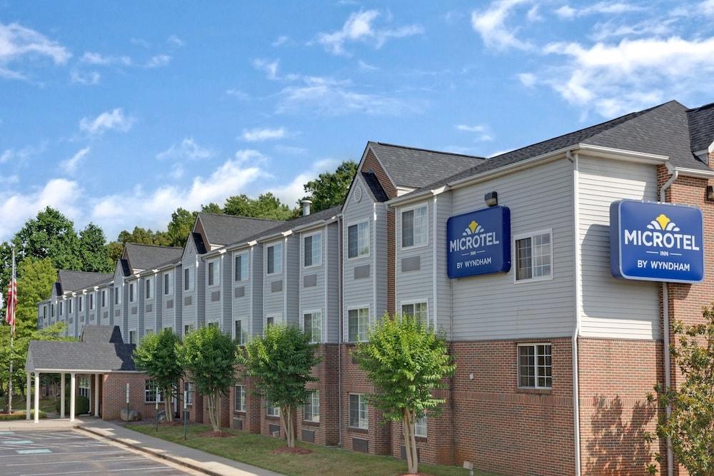 Microtel Inn by Wyndham Charlotte/University Place photo 15
