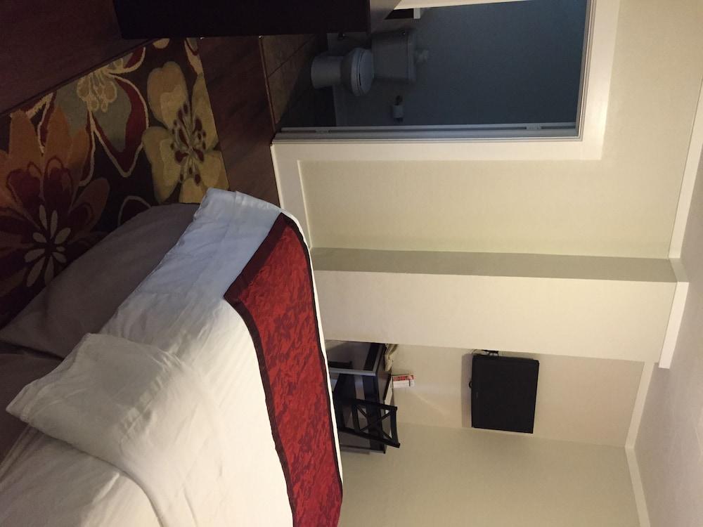 Nader's Motel & Suites photo 5