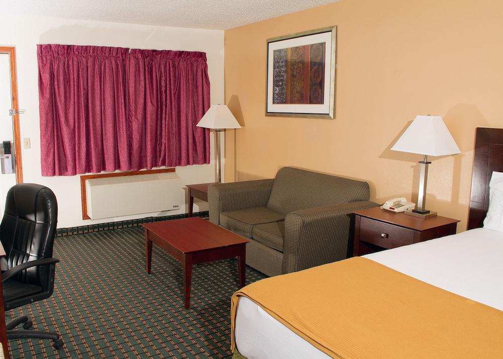 Budget Inn and Suites photo 18