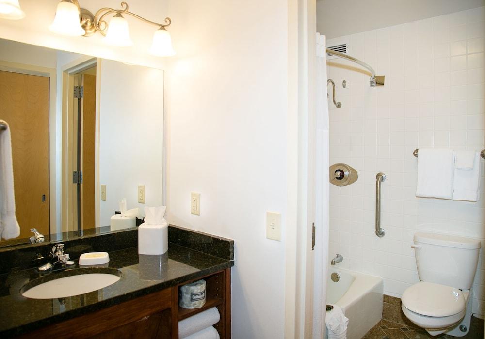 The University of Georgia Center for Continuing Education & Hotel photo 28