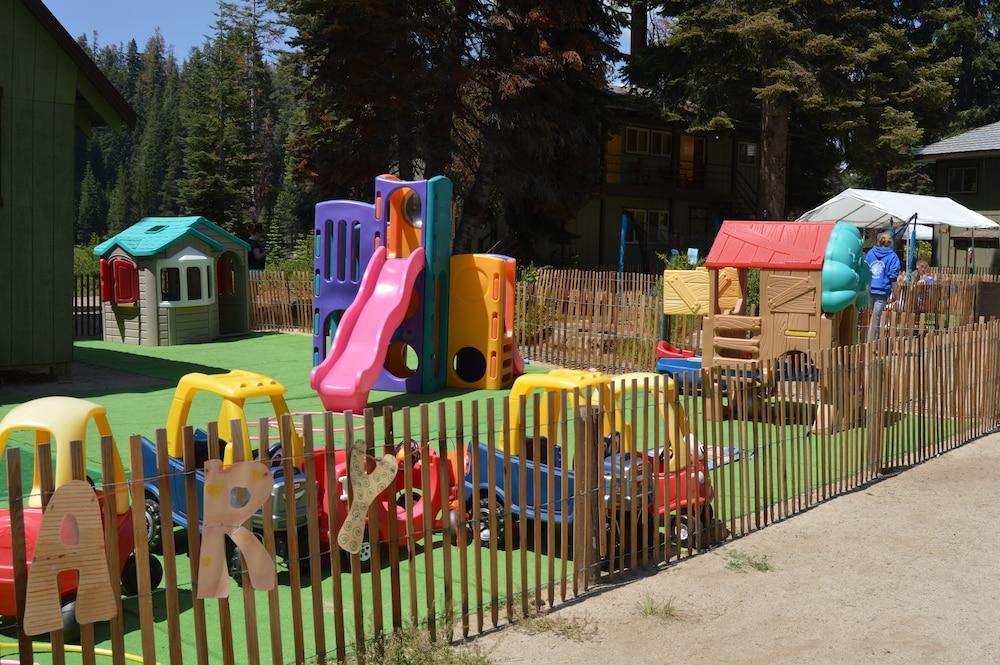 Montecito Sequoia Lodge photo 38