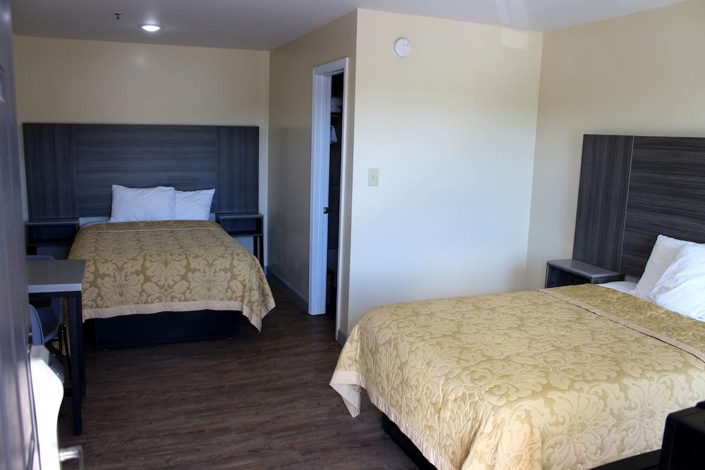 Homestead Inn photo 4