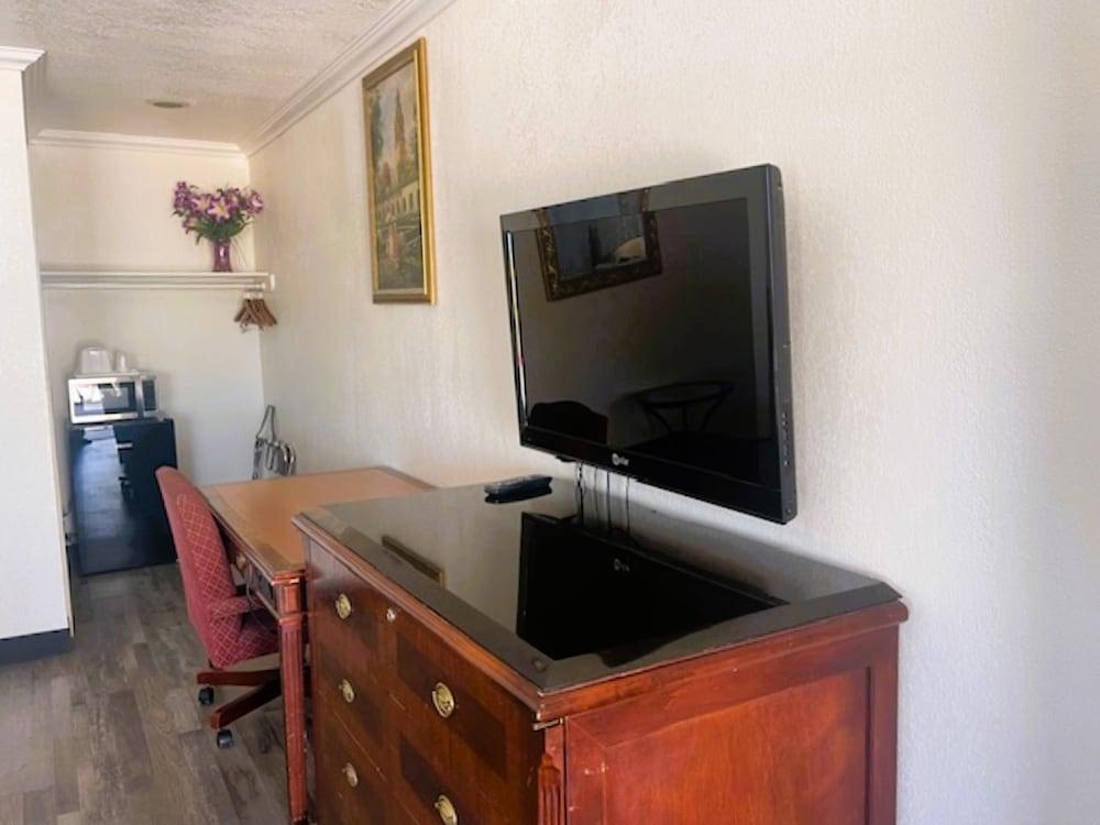 Americas Best Value Inn & Suites Joshua Tree National Park photo 37