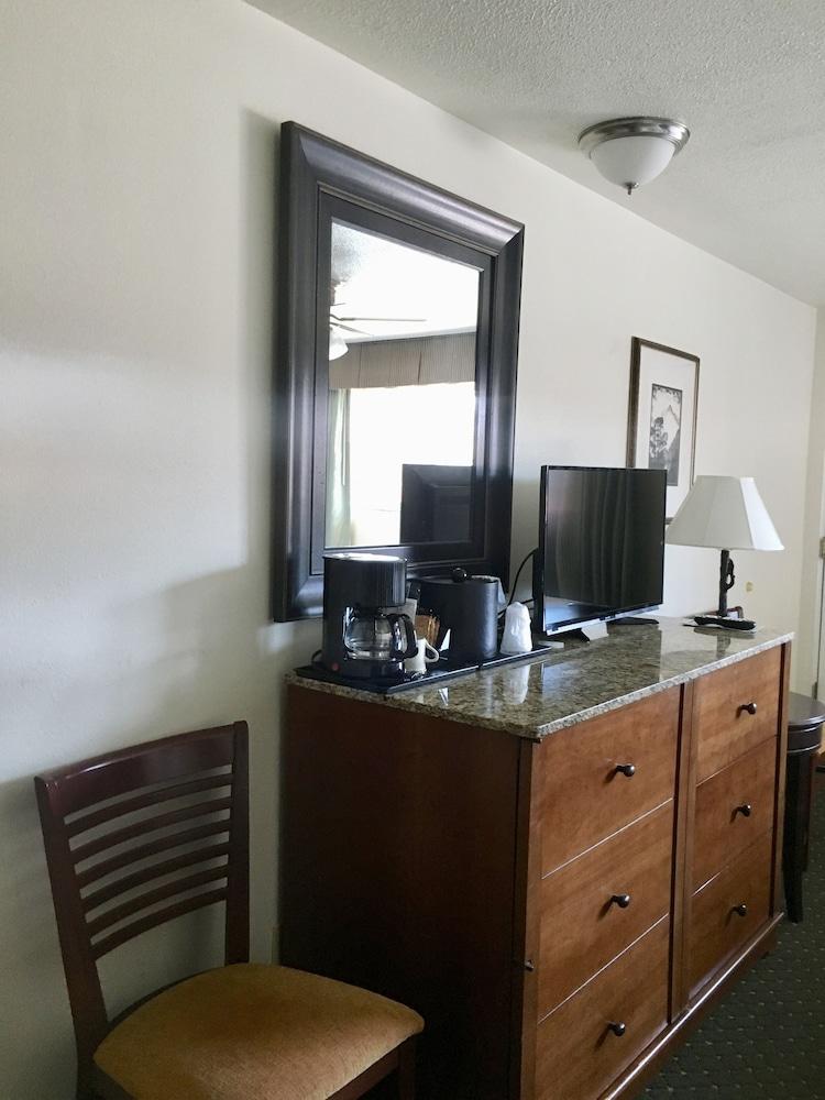 Parkview Inn Motel photo 23