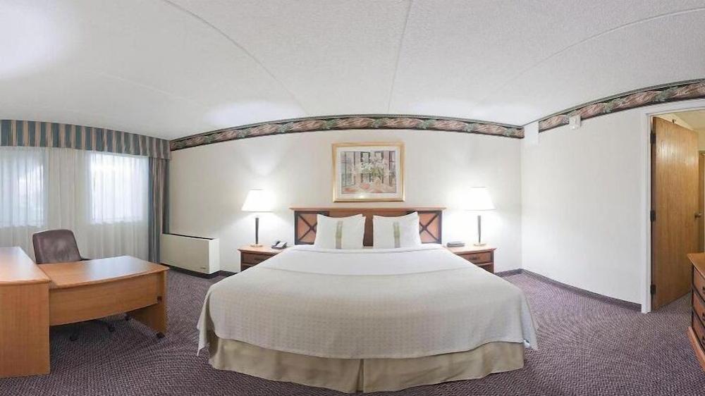 Holiday Inn Manitowoc by IHG photo 12