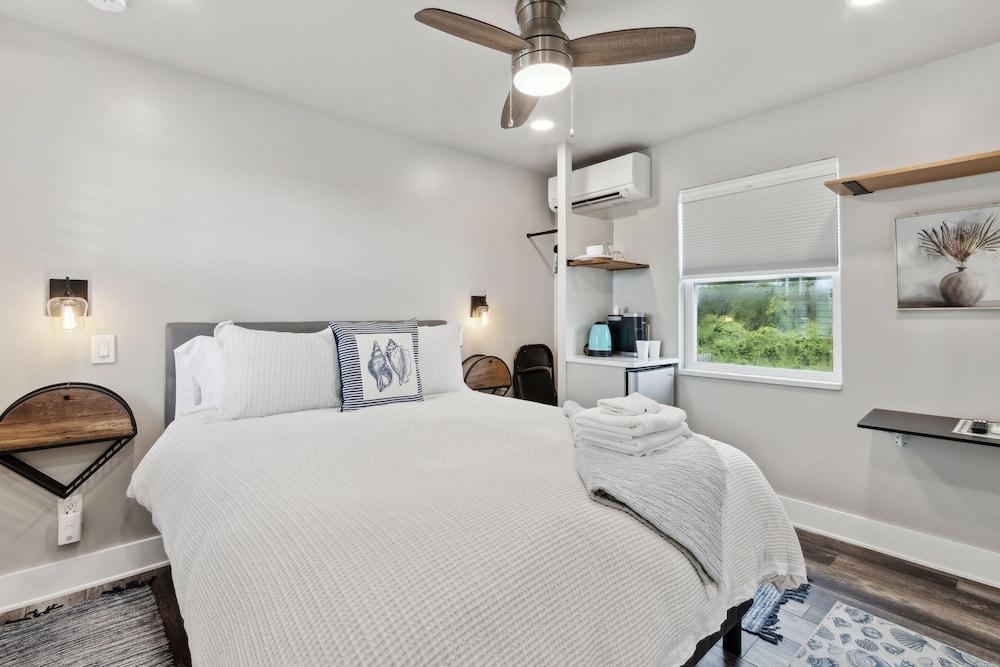 Beach 5 Villas - Immaculate 300 steps from the Ocean photo 4