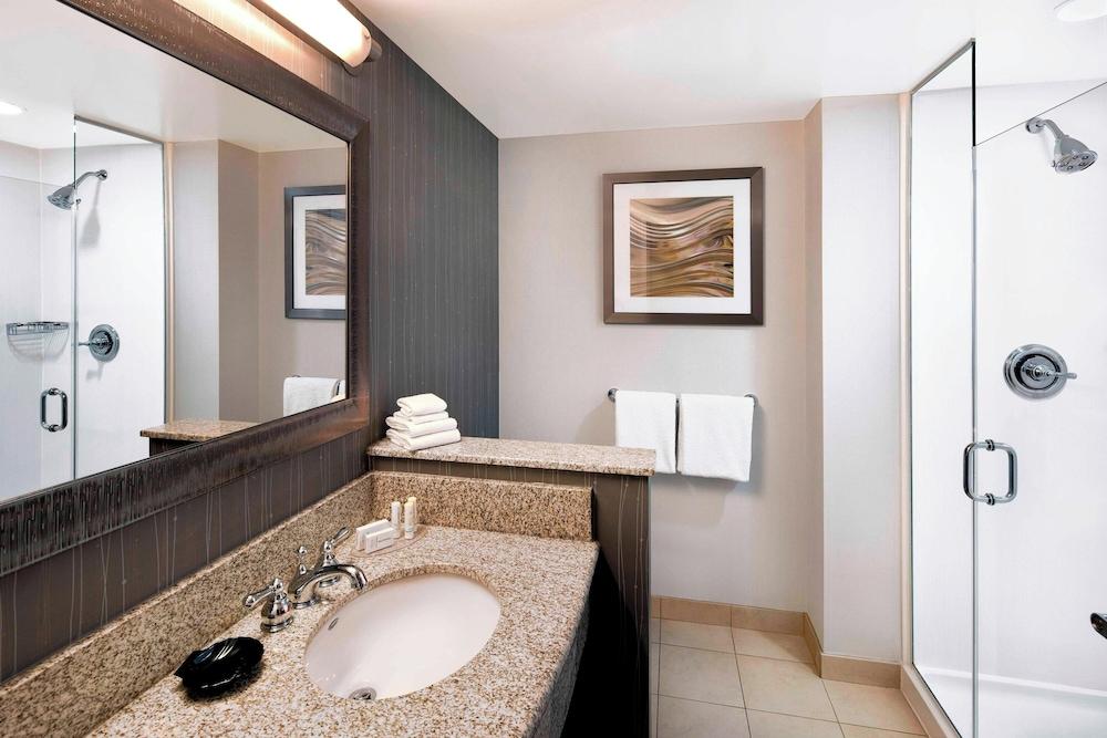 Courtyard by Marriott Indianapolis Downtown photo 2