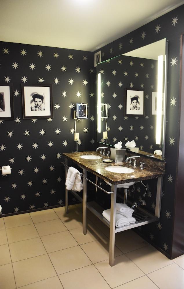 Moonrise Hotel photo 41