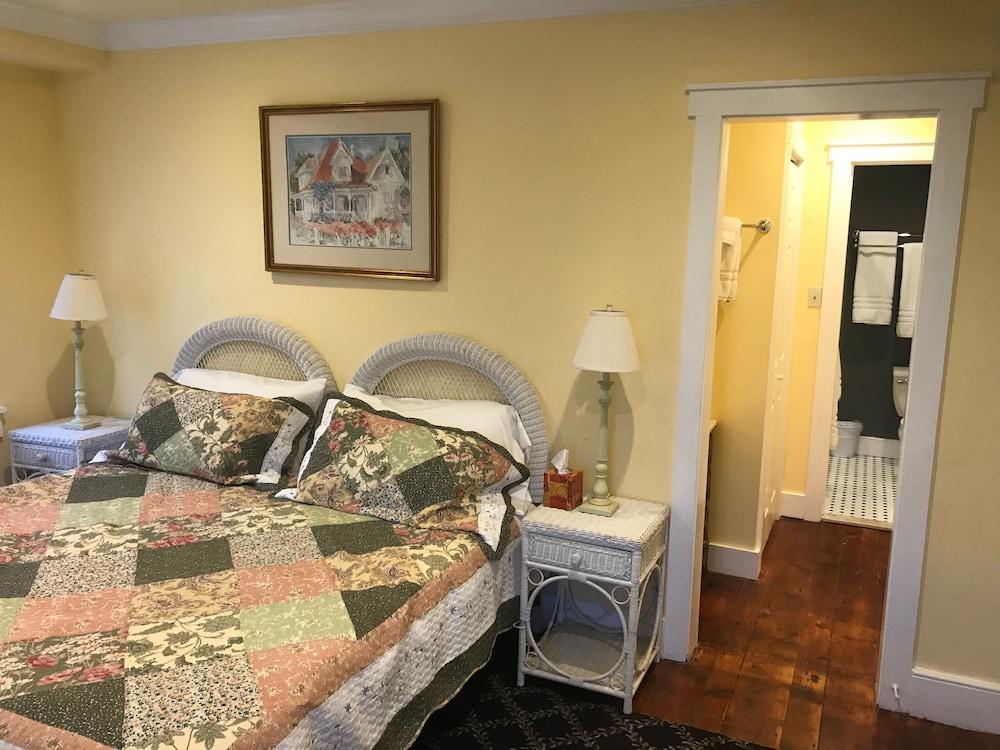 Stottsville Inn photo 46