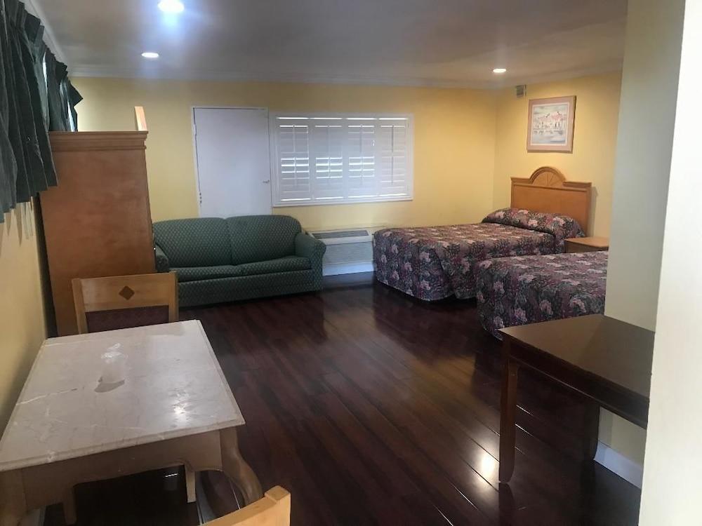 Economy Inn Antioch photo 8