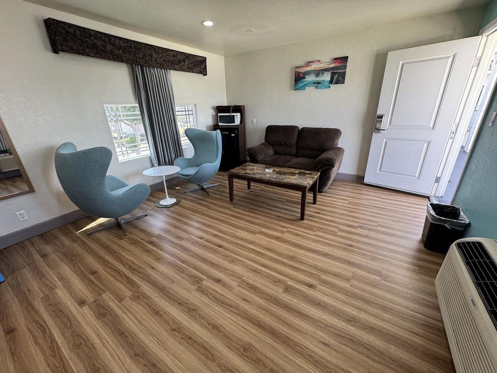 Dream Inn photo 12