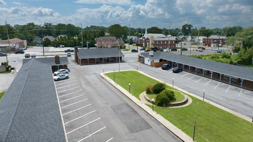 Budget Inn and Suites photo 13