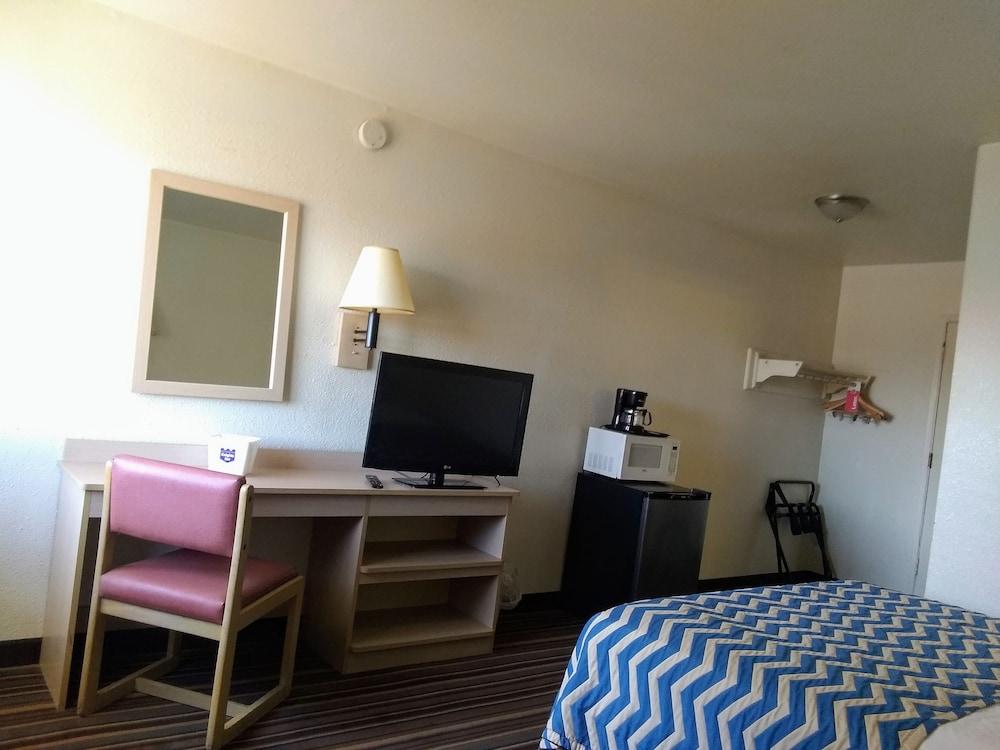 Sioux City Inn photo 40