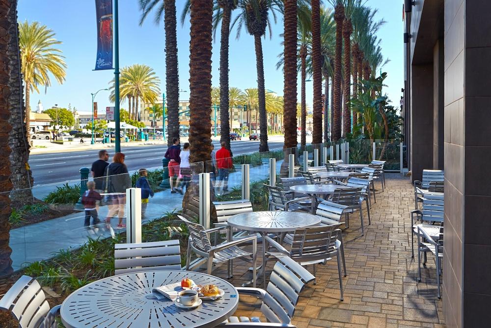 SpringHill Suites by Marriott at Anaheim Resort/Conv. Cntr photo 26