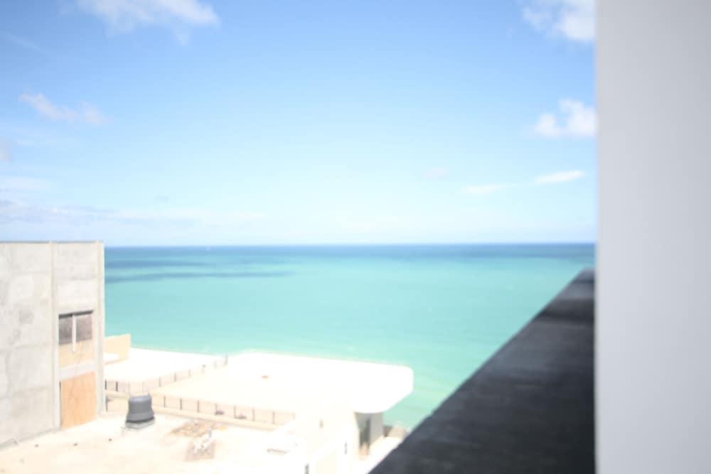 Soleil Apartments at Castle Beach Club photo 3