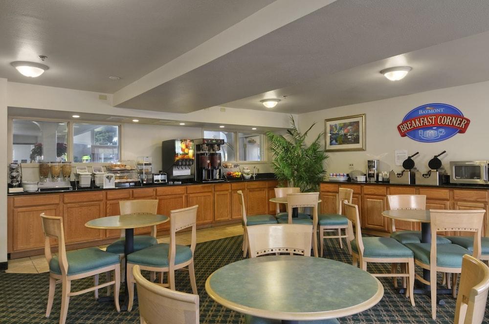 Baymont by Wyndham Bellingham photo 37